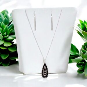 🖤🆕🖤Long Black Silver Necklace with Earrings